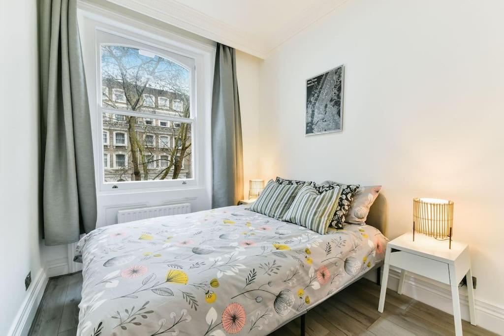 Knightsbridge Stylish Two Bedroom Apartment London Exterior photo
