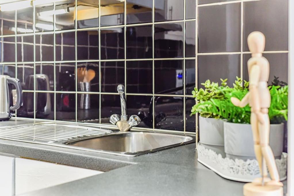 Knightsbridge Stylish Two Bedroom Apartment London Exterior photo